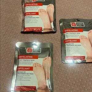 Global Care Exfoliating Foot Treatment Mask - Gray and Red